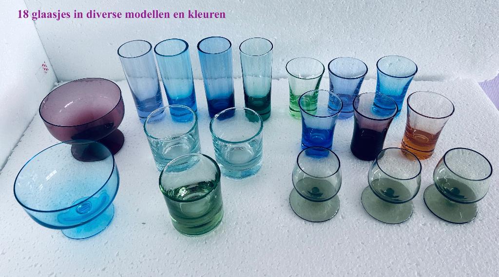 Teab 18 Glaasjes Borrel Likeur Cocktail Glas Kristal, Huis en Inrichting, Keuken | Servies, Gebruikt, Glas of Glazen, Overige stijlen