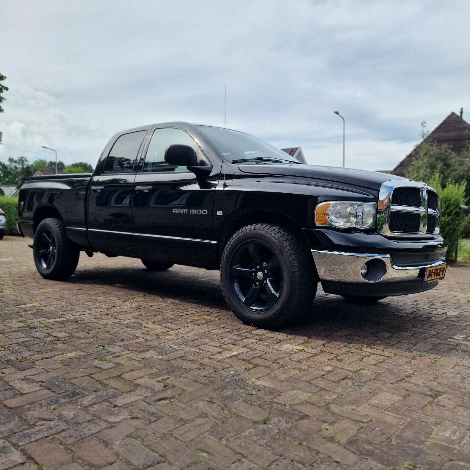 Dodge RAM1500 4.7 V8 | 2005 | Zwart | 9950,- exclusief btw, Automaat, 238 pk, Sound system, Zwart