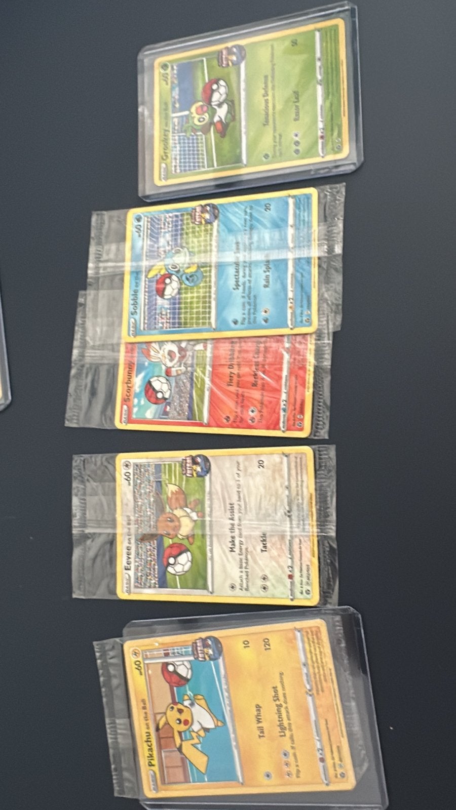 Pokemon On the Ball set compleet - Sealed (excl. Grookey), Ophalen of Verzenden, Nieuw, Meerdere kaarten