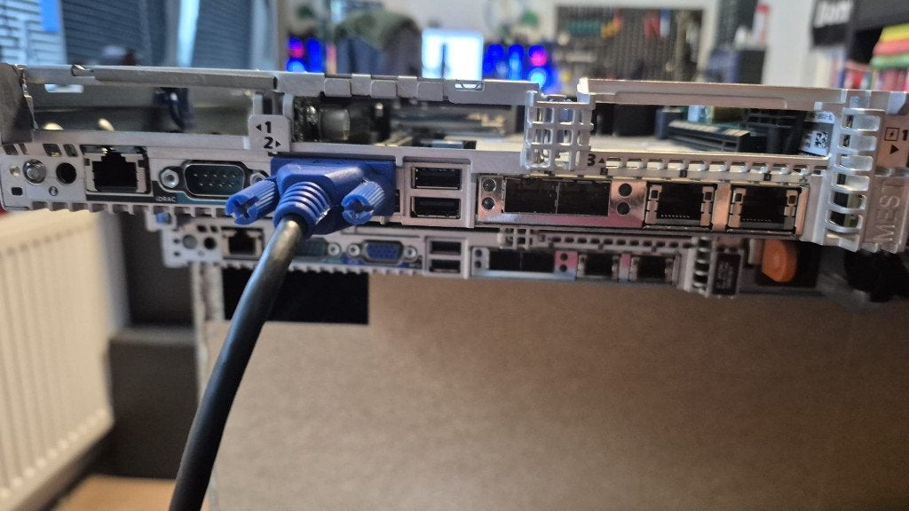 Dell R630 - 2x E5-2697 v4 - 128GB DDR4 ECC - incl. Rails, 2 tot 3 Ghz, Hot swappable onderdelen, Ophalen of Verzenden, Dell B.V.