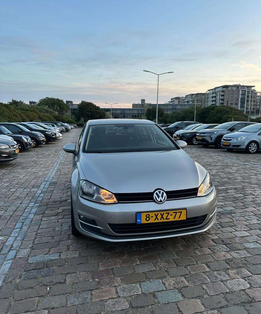 Volkswagen Golf 1.2 TSI 77KW 5D 2014 Grijs, Voorwielaandrijving, 4 cilinders, 610 kg, 49 €/maand