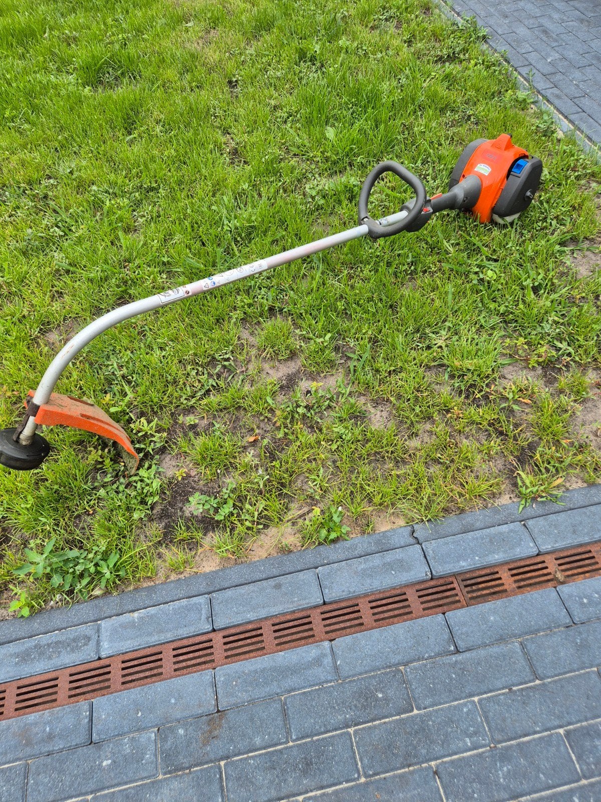husqvarna kantentrimmer, Tuin en Terras, Ophalen of Verzenden, Gebruikt, Benzine