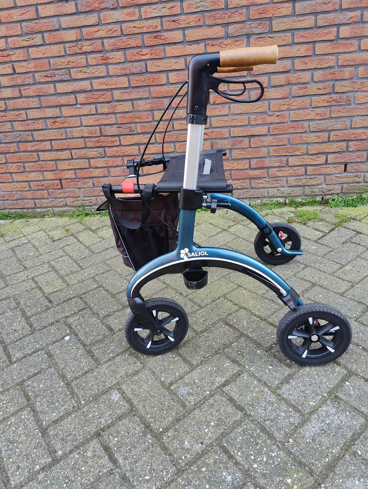 Saljol rollator van carbon lichtgewicht, Ophalen of Verzenden, Lichtgewicht, Zo goed als nieuw