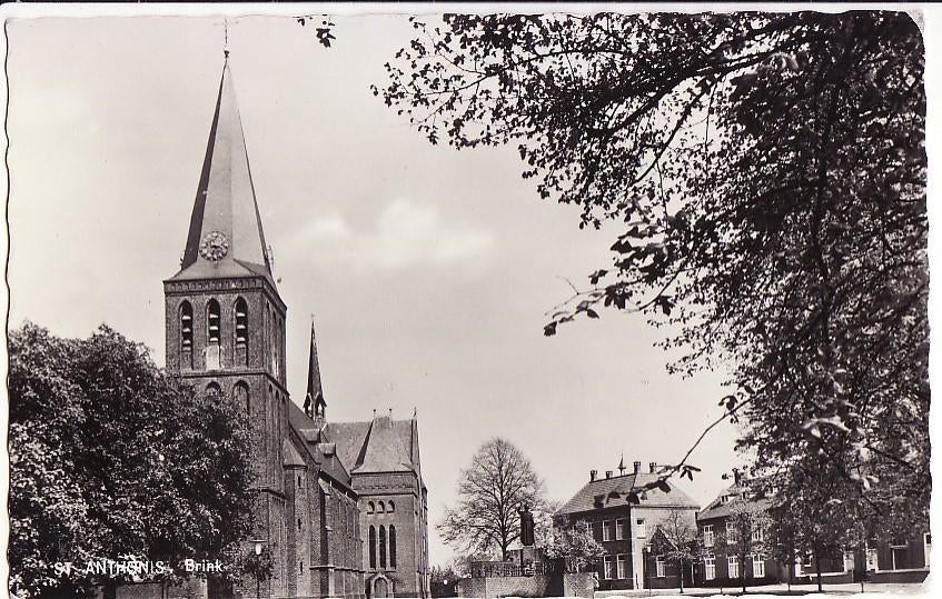 St. Anthonis Brink met kerk 1960., Verzenden, 1940 tot 1960, Ongelopen, Noord-Brabant