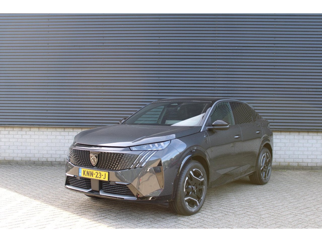 Peugeot E-3008 GT Long Range 230 97 kWh Luxe en sportieve GT, Automaat, Gebruikt, 231 pk, Automatische klimaatregeling