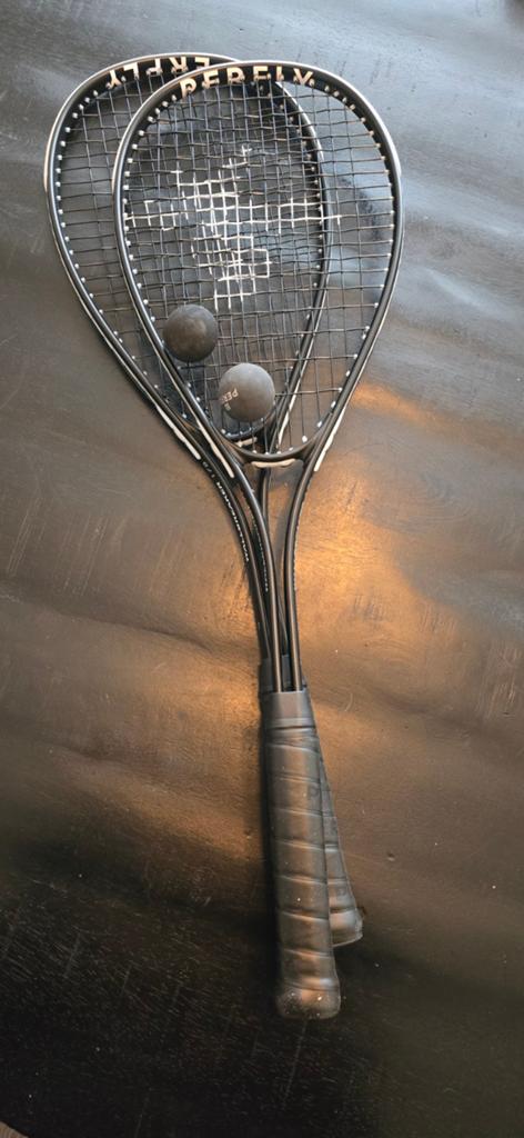Squash rackets, Ophalen of Verzenden, Zo goed als nieuw, Racket, Met hoes