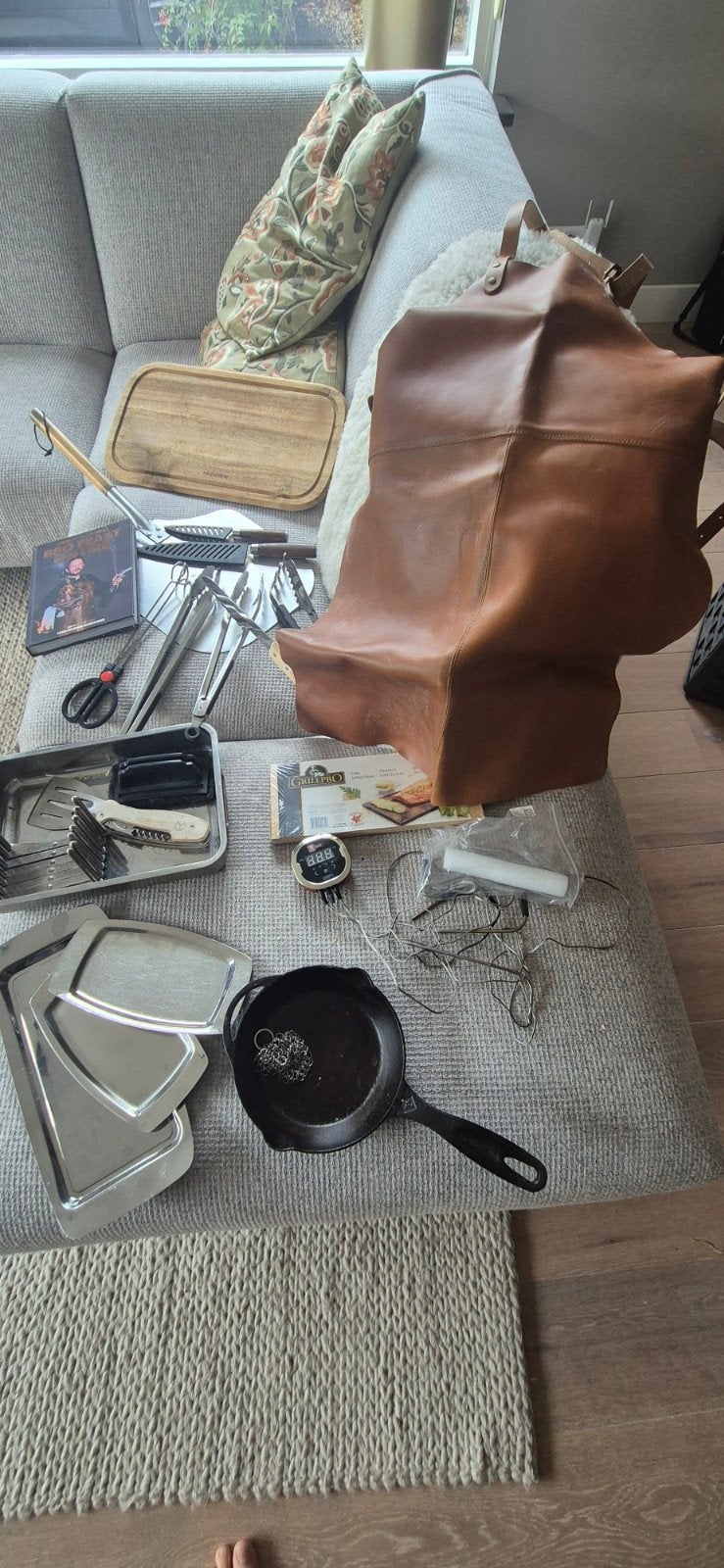 Uitgebreide BBQ set: Igrill2, lederen schort,gietijzeren pan, Tuin en Terras, Barbecue-accessoires, Ophalen, Gebruikt