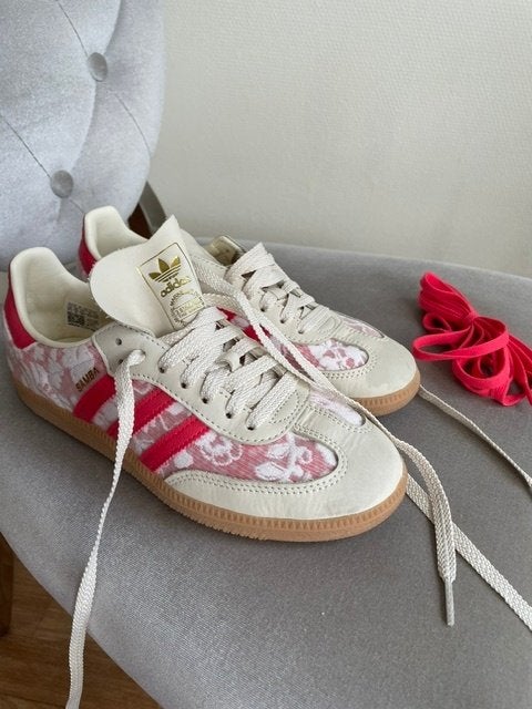 adidas samba, Kleding | Dames, Beige, Ophalen of Verzenden, Sneakers of Gympen, Zo goed als nieuw