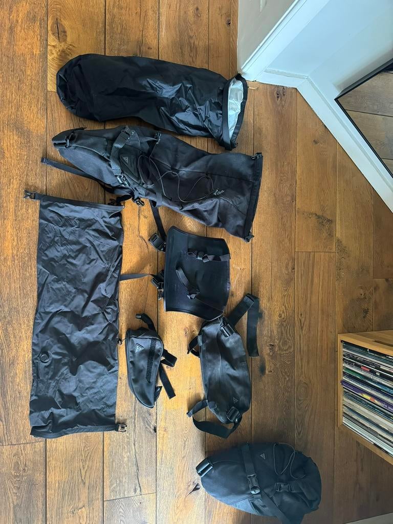 Bikepack tassenset | TE HUUR |, Ophalen, Zo goed als nieuw