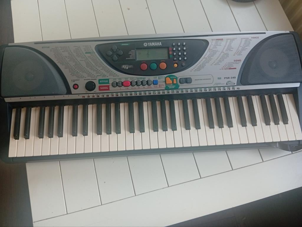 Yamaha PSR-240 Keyboard - Ideaal voor beginners, Ophalen of Verzenden, Gebruikt, 61 toetsen, Yamaha