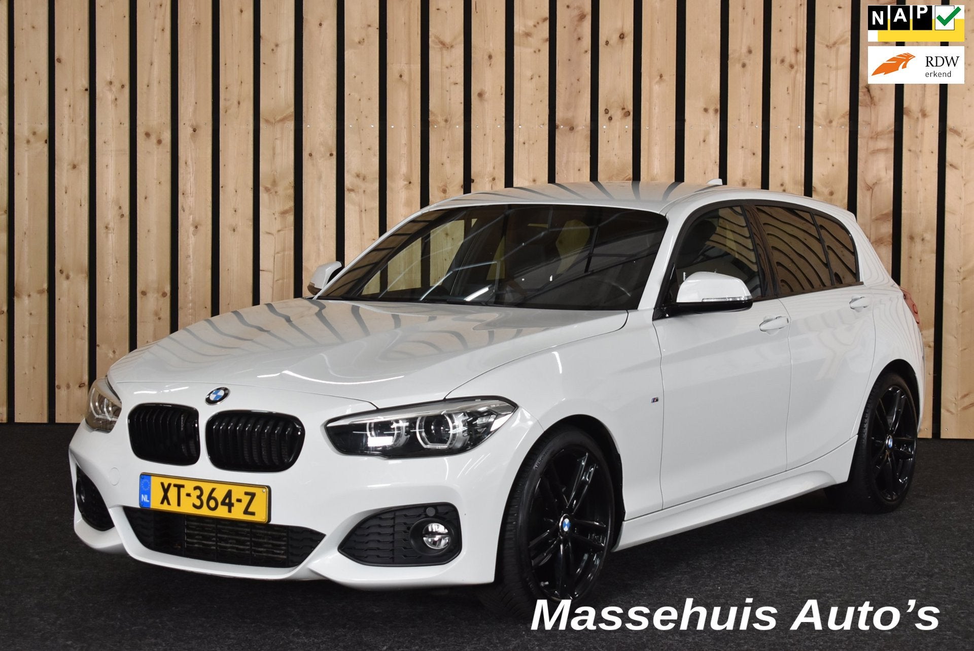 BMW 1-serie 118i Executive M Sport 107dkm Leer LED Automaat, Auto's, Gebruikt, Wit, Bedrijf, 650 kg