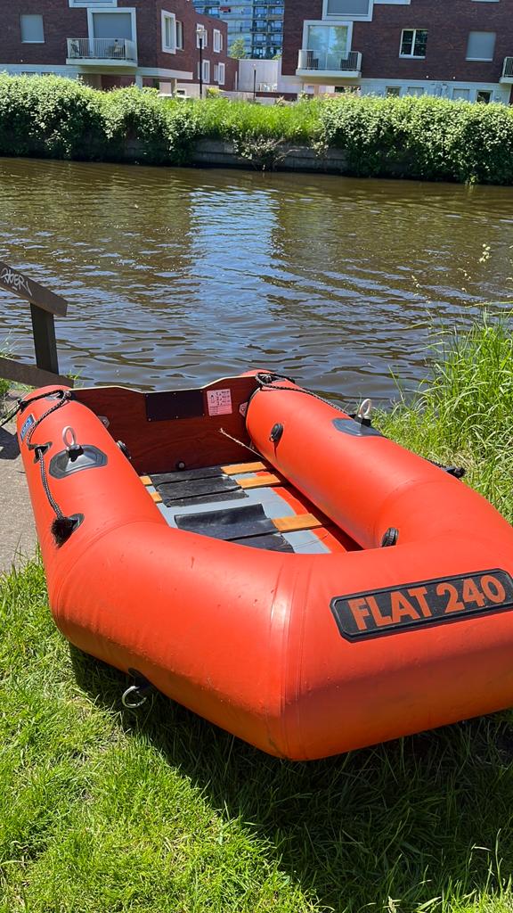 Flat 240 boot, Watersport en Boten, Ophalen, Zo goed als nieuw, Eén persoon, Overige typen