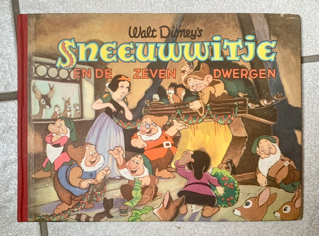 Plaatjesalbum Walt Disney's Sneeuwwitje en de zeven dwergen, Boeken, Ophalen of Verzenden, Gelezen, Walt Disney, Plaatjesalbum