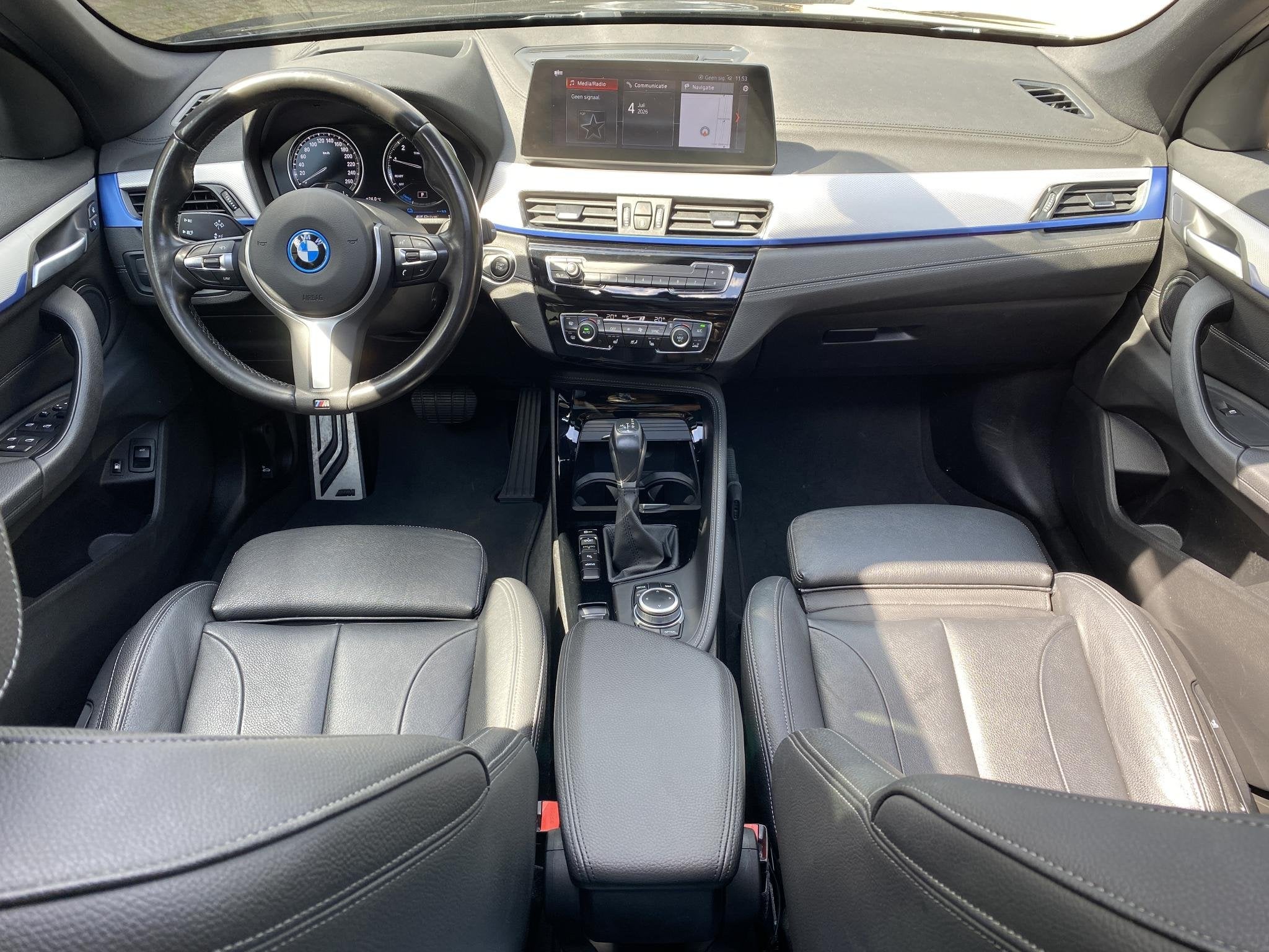 BMW X1 xDrive25e eDrive Edition Pano / M-Pakket / Camera / L, Auto's, BMW, Automatische klimaatregeling, Gebruikt, Zwart, Bedrijf