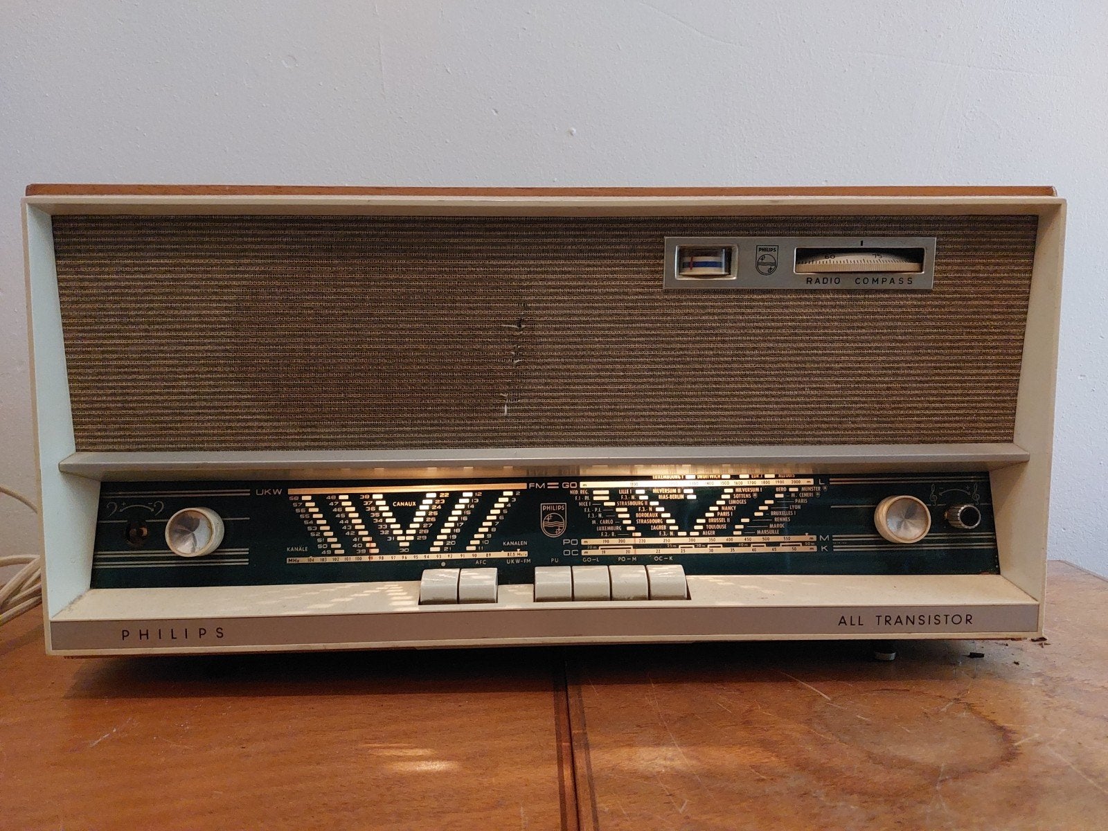 Werkende Philips B5W32AT Transistorradio, Audio, Tv en Foto, Ophalen, Gebruikt, Transistorradio