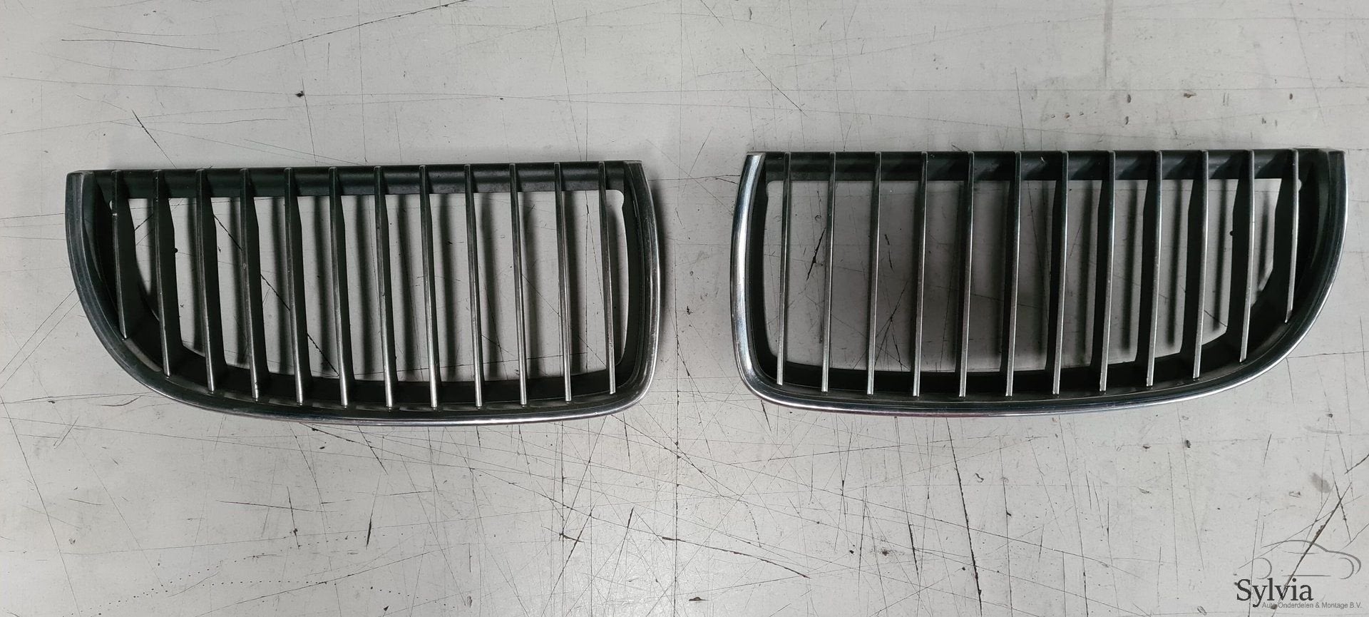 Nieren set Grille met chroomraam en chroom strepen BMW 3 ser, Gebruikt, -, -, Ophalen of Verzenden