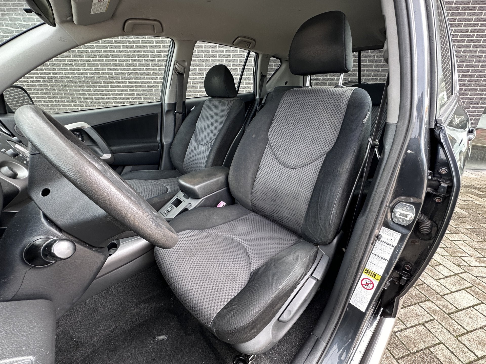 Toyota RAV4 2.0 VVTi Linea Terra | 2.000 KG trekgewicht, 1998 cc, 4 cilinders, Leder en Stof, Origineel Nederlands