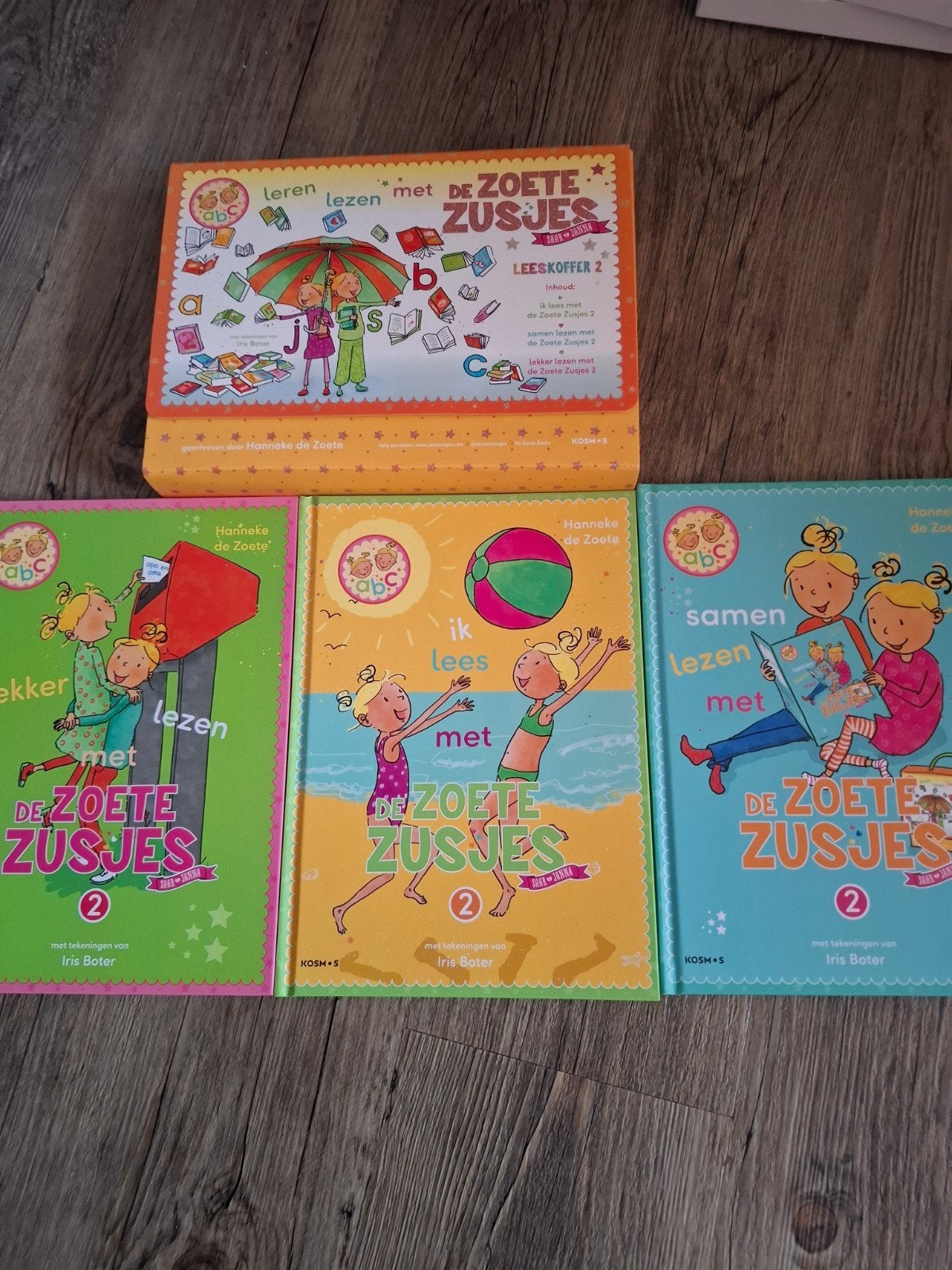 De Zoete Zusjes Leesboekjes - Leeskofer 2 (3 boeken), Boeken, Ophalen of Verzenden, Zo goed als nieuw, Hanneke de Zoete, 2 tot 3 jaar