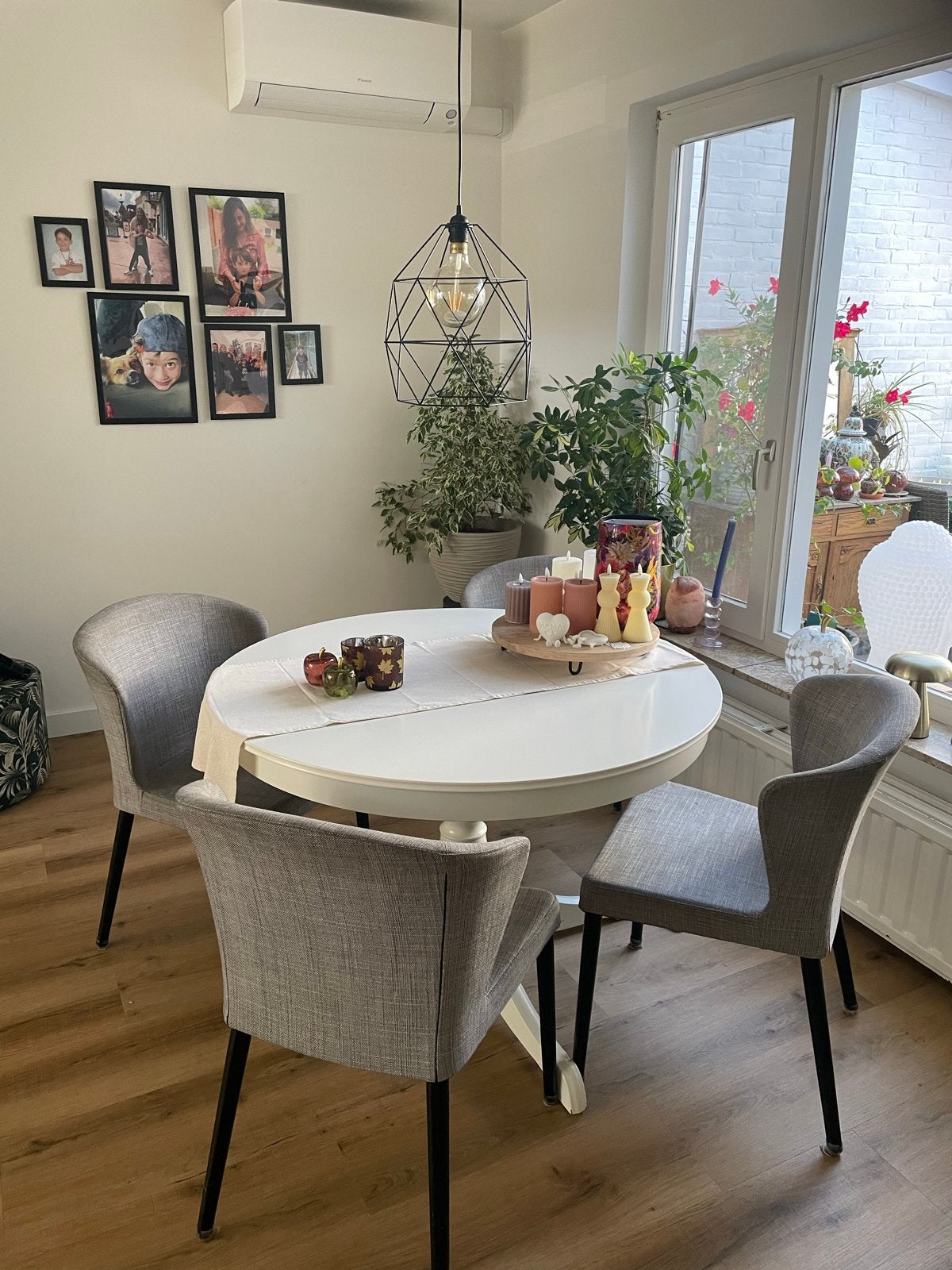Gratis Ikea Rosentorp uitschuifbaar wit - Rond naar Ovaal, Ophalen, Overige materialen, Gebruikt, 100 tot 150 cm