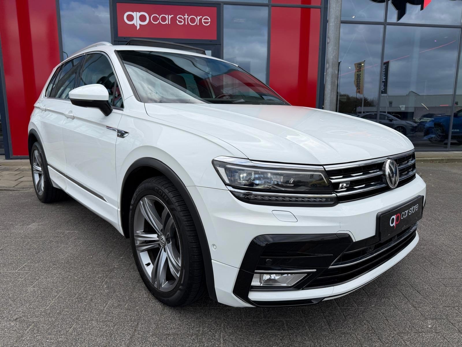 Volkswagen Tiguan 1.4 TSI ACT Business R 3 X R-Line Vol | Pa, 4 cilinders, 150 pk, Wit, Leder