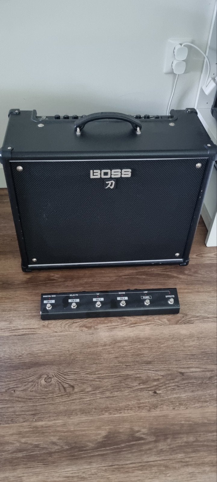 Boss Katana 100 met GA-FC footcontroller, Muziek en Instrumenten, Ophalen, Gebruikt, Gitaar, 50 tot 100 watt