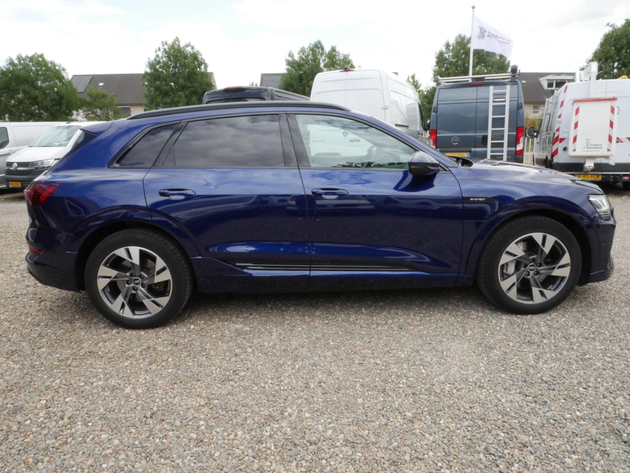 Audi e-tron 55 Quattro S-edition 95 kWh SOH 98% Pano-dak LV, Auto's, Automaat, 95 kWh, Met garantie (alle), Blauw