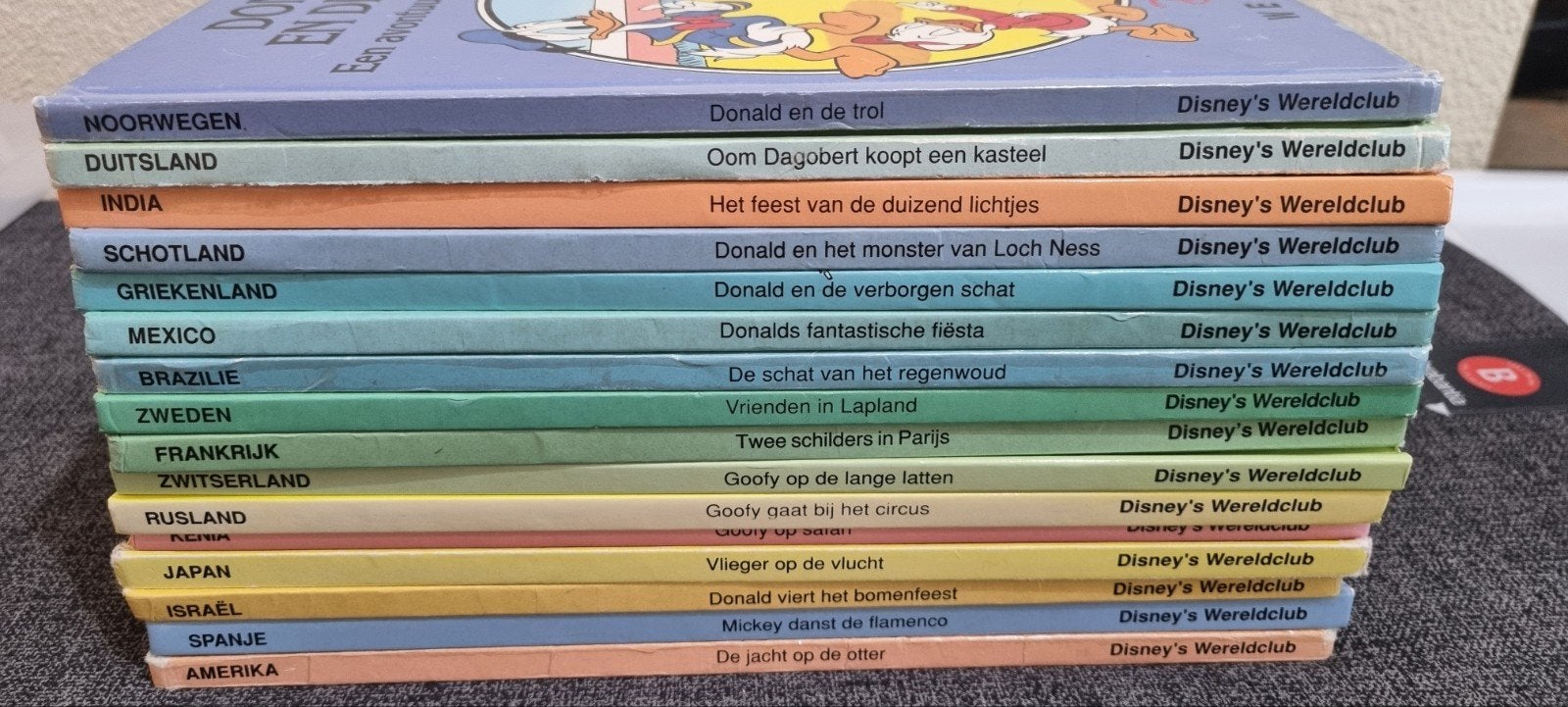 Disney's Wereldclub boeken, Boeken, Ophalen of Verzenden, Gelezen, Walt Disney, Fictie algemeen