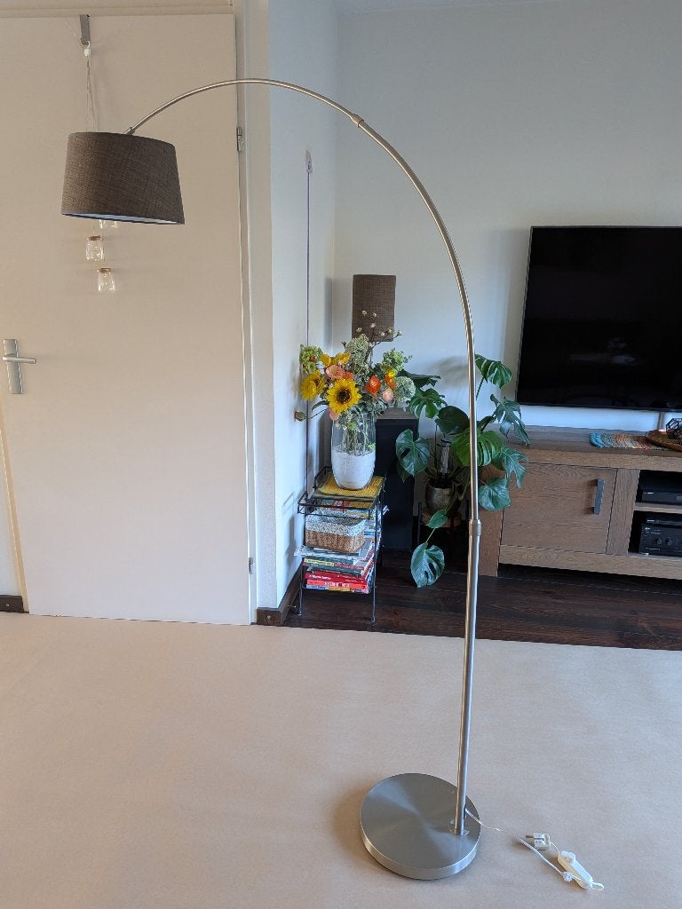 Booglamp verstelbaar, RVS met stoffen taupe kap, Huis en Inrichting, Ophalen, Gebruikt, 100 tot 150 cm, Metaal