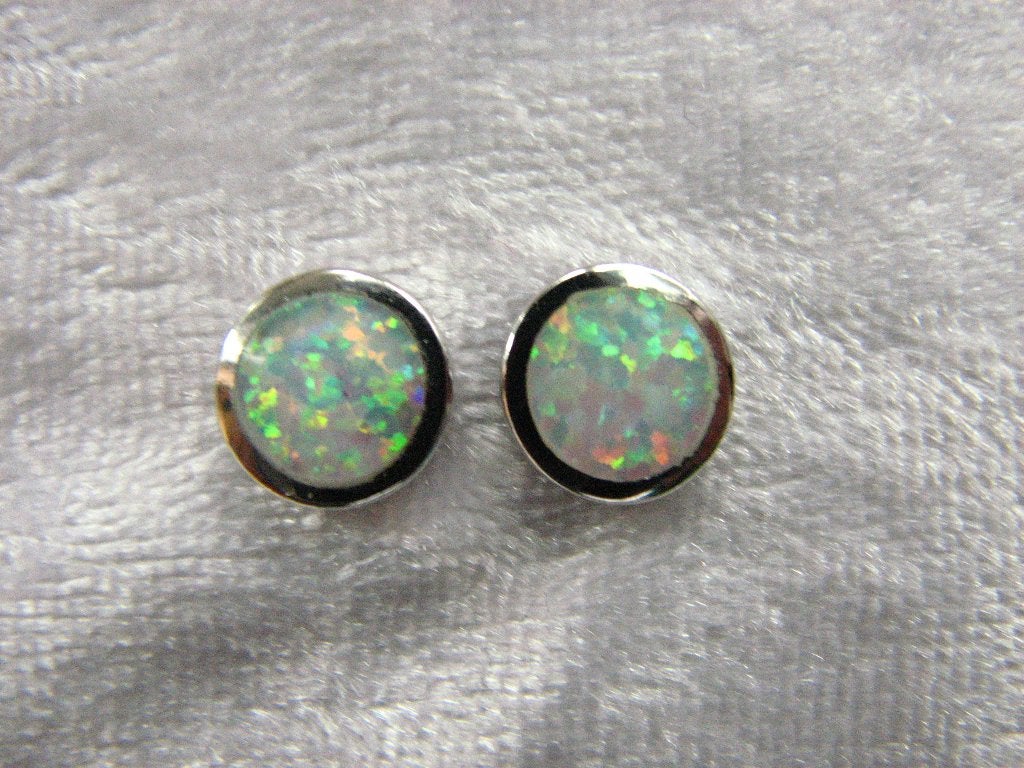 Mooie Kleine Ronde Zilveren Oorstekers met Opaal, Sieraden, Tassen en Uiterlijk, Antieke sieraden, Verzenden, Zilver, Oorbellen