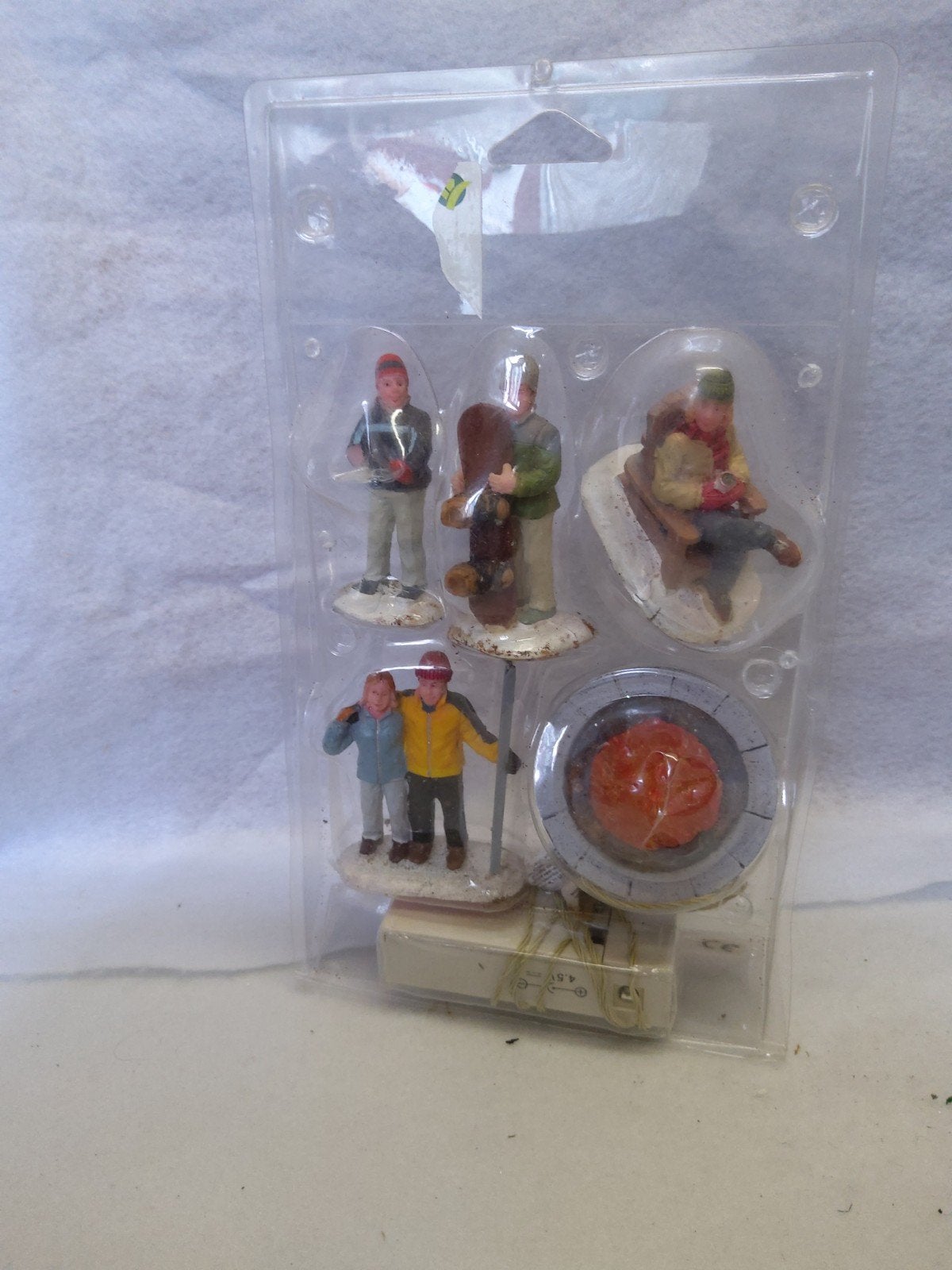 Lemax 04223 Vuurkorf met Figuren - Kerstdorp Accessoire  B4, Ophalen of Verzenden, Zo goed als nieuw