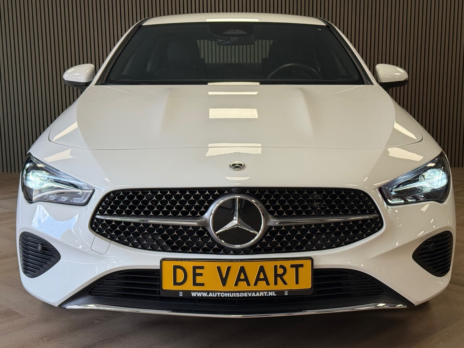 Mercedes-Benz CLA-klasse CLA 200 Star Edition Luxury Line NA, CLA, Zwart, 4 cilinders, Met garantie (alle)