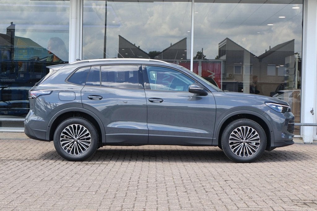 Volkswagen Tiguan 1.5 eHybrid 204pk Life Edition | SoH 99% |, 12 maanden, Stof, 150 min, Plug-in hybride