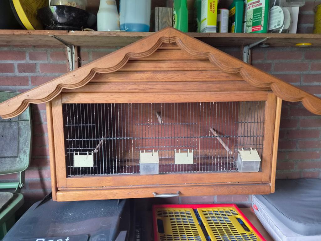 Vogelkooi voor buiten 90cm breed 60cm hoog, Dieren en Toebehoren, Ophalen, Gebruikt, Hout, Vogelkooi