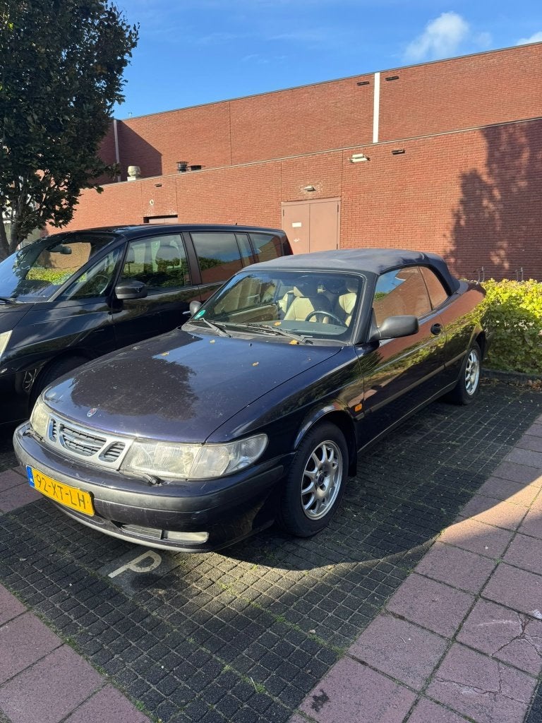 Saab 9-3 2.0 I Cabrio 1998 Blauw, Auto's, Voorwielaandrijving, 4 cilinders, Cabriolet, 75 €/maand