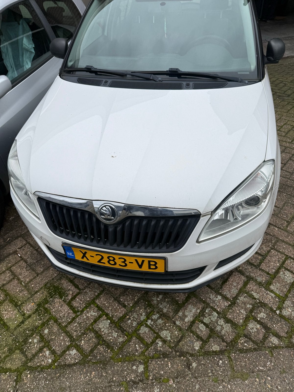Skoda Fabia 1.2 51KW 2013 Wit, Auto's, Voorwielaandrijving, 40 €/maand, 540 kg, 995 kg
