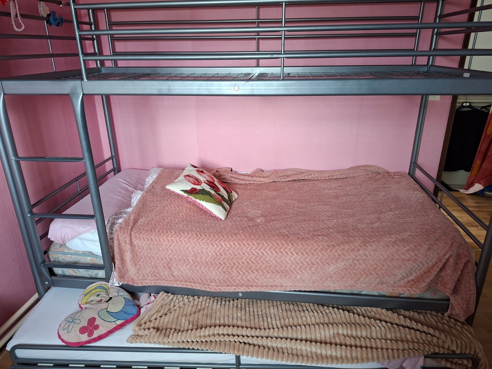 ikea svärta 3 Stapelbeden met uitschuifbaar bed - Grijs meta, Ophalen, Gebruikt, 90 cm, Eenpersoons