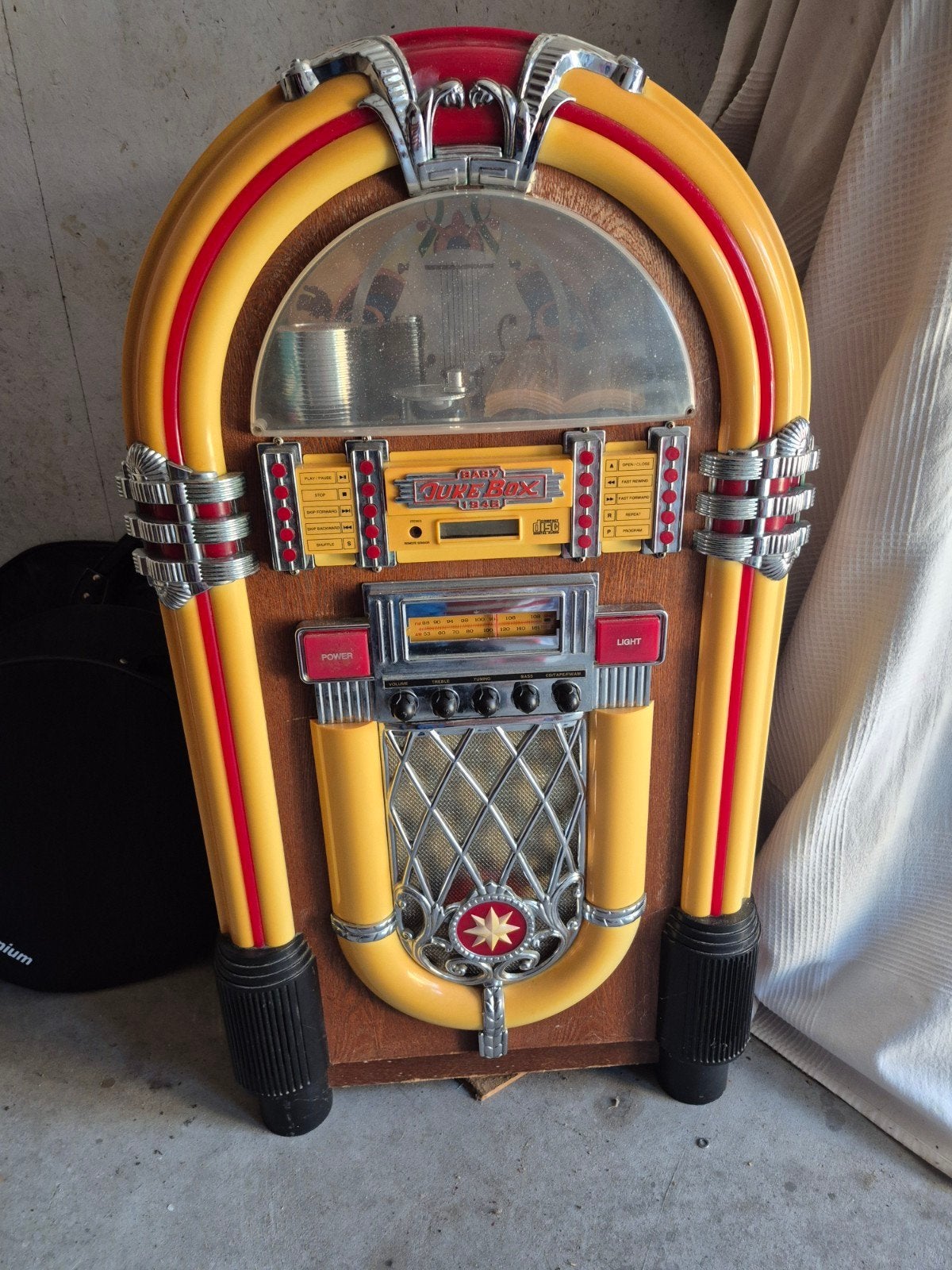 Baby Jukebox 1946 met radio en cd speler - Leuke opknapper, Verzamelen, Ophalen, Gebruikt, 1970 tot heden, Overige merken