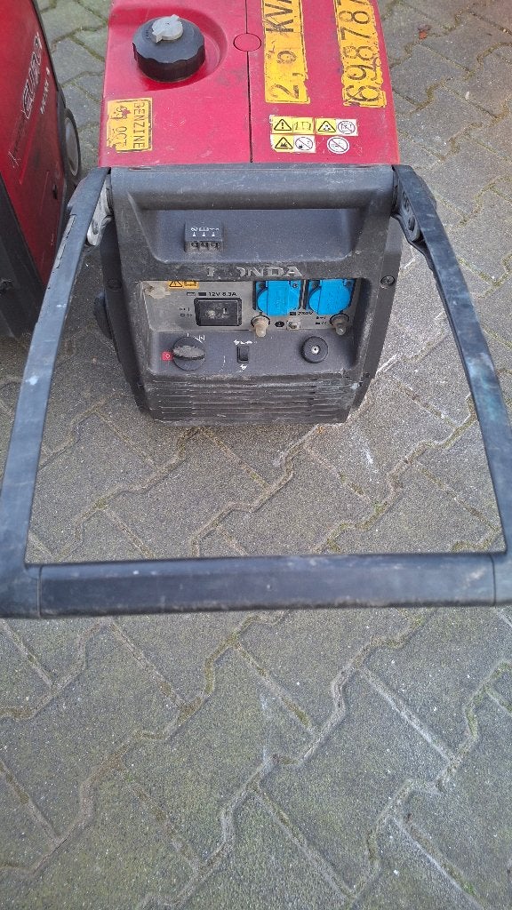 2x Honda EU30i Aggregaat generator inverter., Ophalen, Benzine, ., Zo goed als nieuw