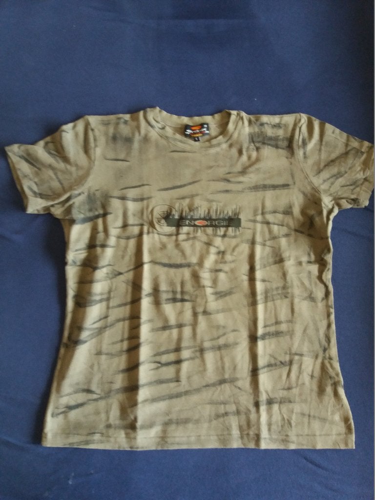Een leger-groen T-Shirt met zwarte vegen erop., Energie., Ophalen of Verzenden, Zo goed als nieuw, Groen