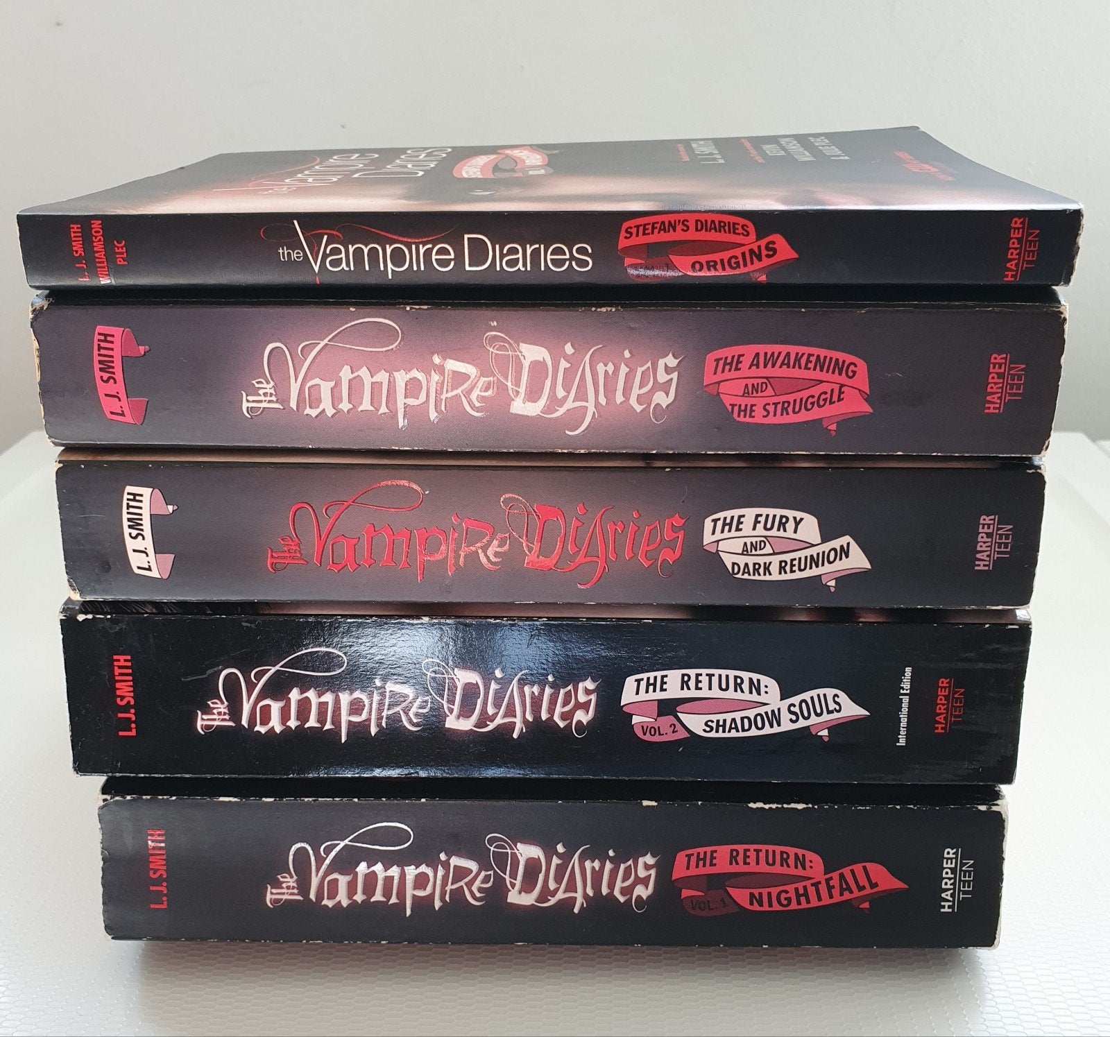 The Vampire Diaries boekenreeks (5 boeken) Engelstalig, Ophalen of Verzenden, Gelezen, L.J. Smith, Amerika