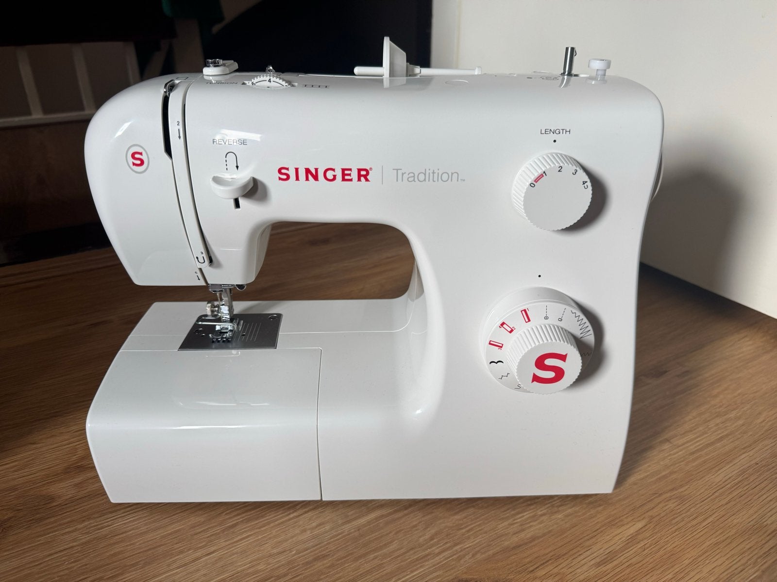 Singer Tradition 2250 Naaimachine -  nieuw, Ophalen, Nieuw, Naaimachine, Singer