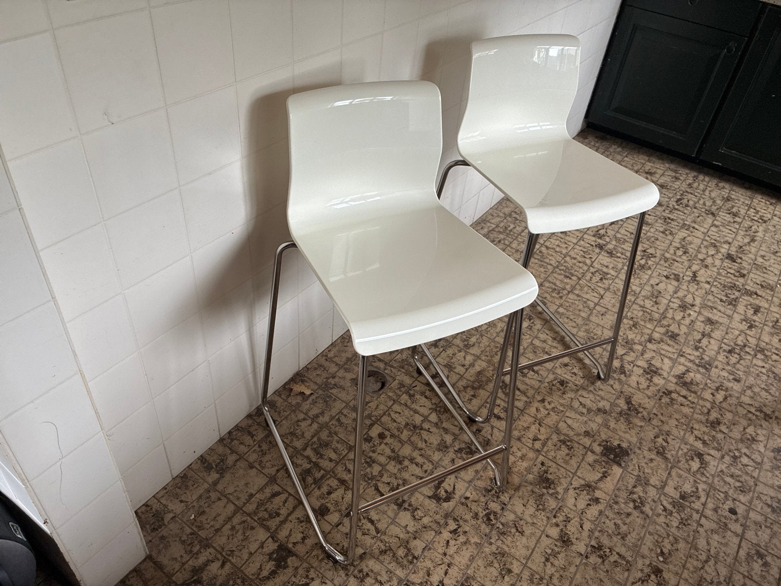 Ikea Glenn barkrukken - Zo goed als nieuw, Ophalen, Kunststof, Met voetsteun, 60 tot 90 cm