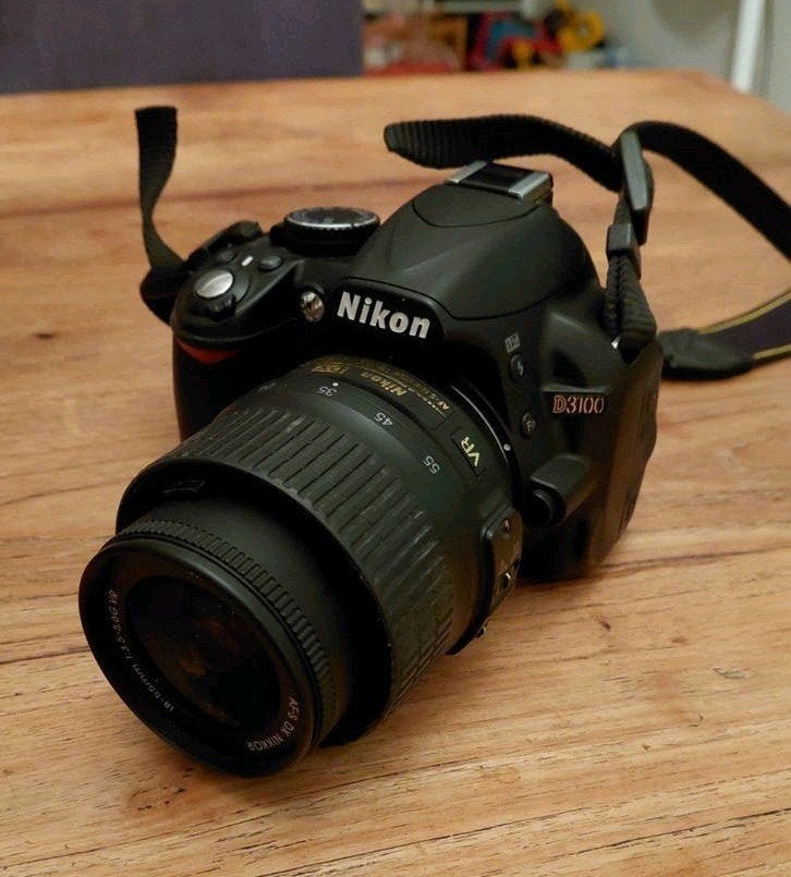 Nikon D3100 spiegelreflexcamera met Nikkor 18-55mm lens, Ingebouwde flitser, Gebruikt, Spiegelreflex, Ophalen of Verzenden