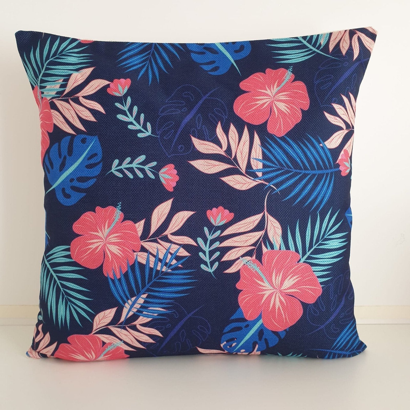 2 x Nieuwe Gekleurde Kussenhoezen.  Maat 45x45 cm.  Nu 10.00, Huis en Inrichting, Woonaccessoires | Kussens, Overige kleuren, Nieuw