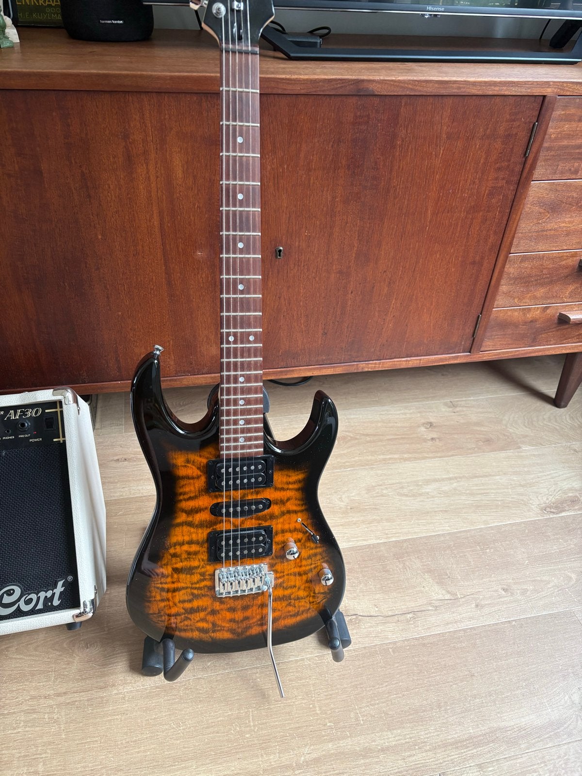 Ibanez gio elektrische gitaar met Cort AF30 versterker, Ophalen, Ibanez, Met versterker, Zo goed als nieuw