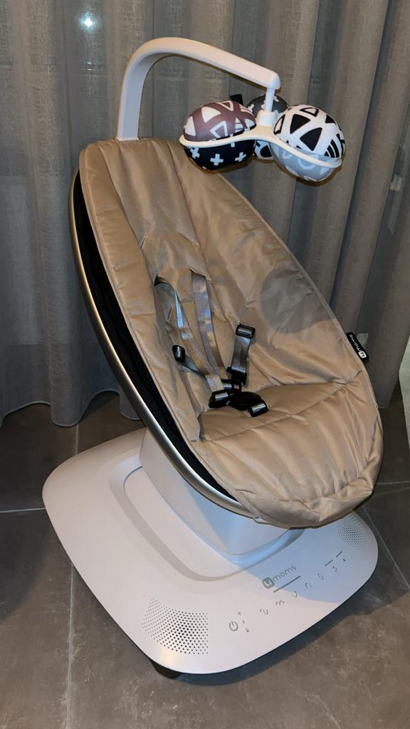4 moms mamaroo, Kinderen en Baby's, Wipstoeltjes, Ophalen of Verzenden, Zo goed als nieuw