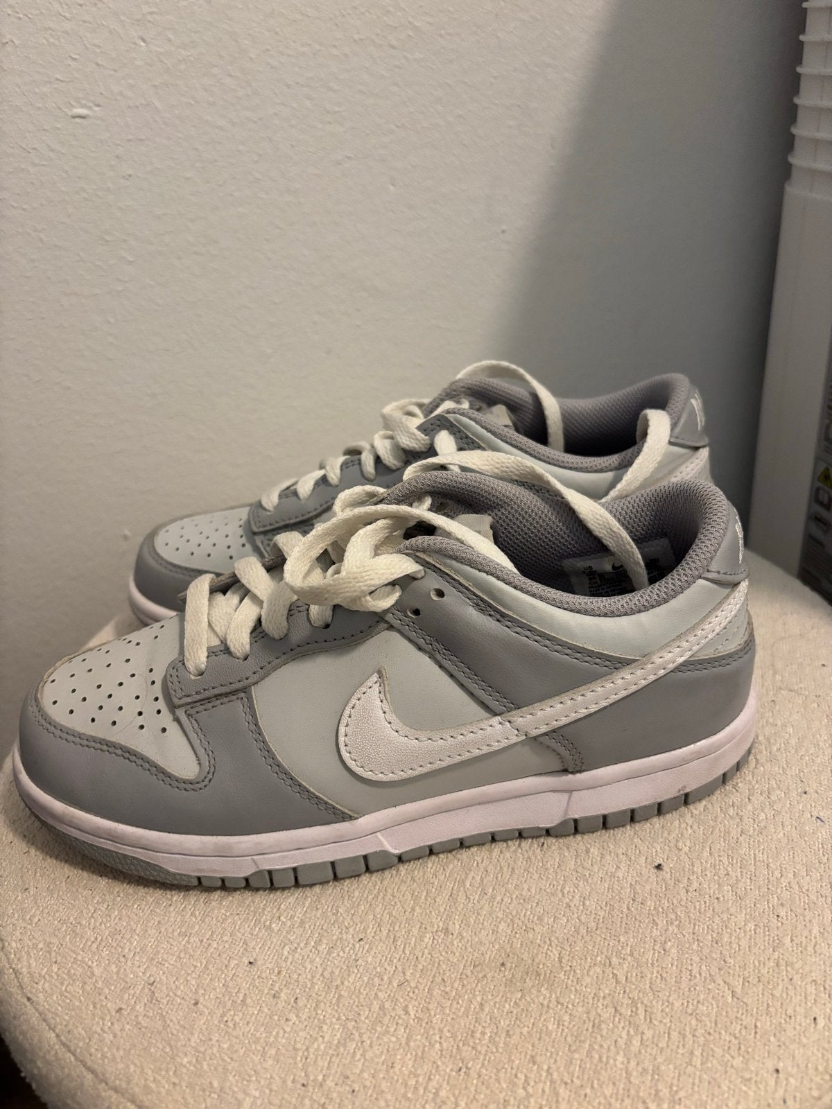 Nike Dunk Low "Two-Toned Grey" - Maat 36, Ophalen, Zo goed als nieuw, Grijs, Sneakers of Gympen