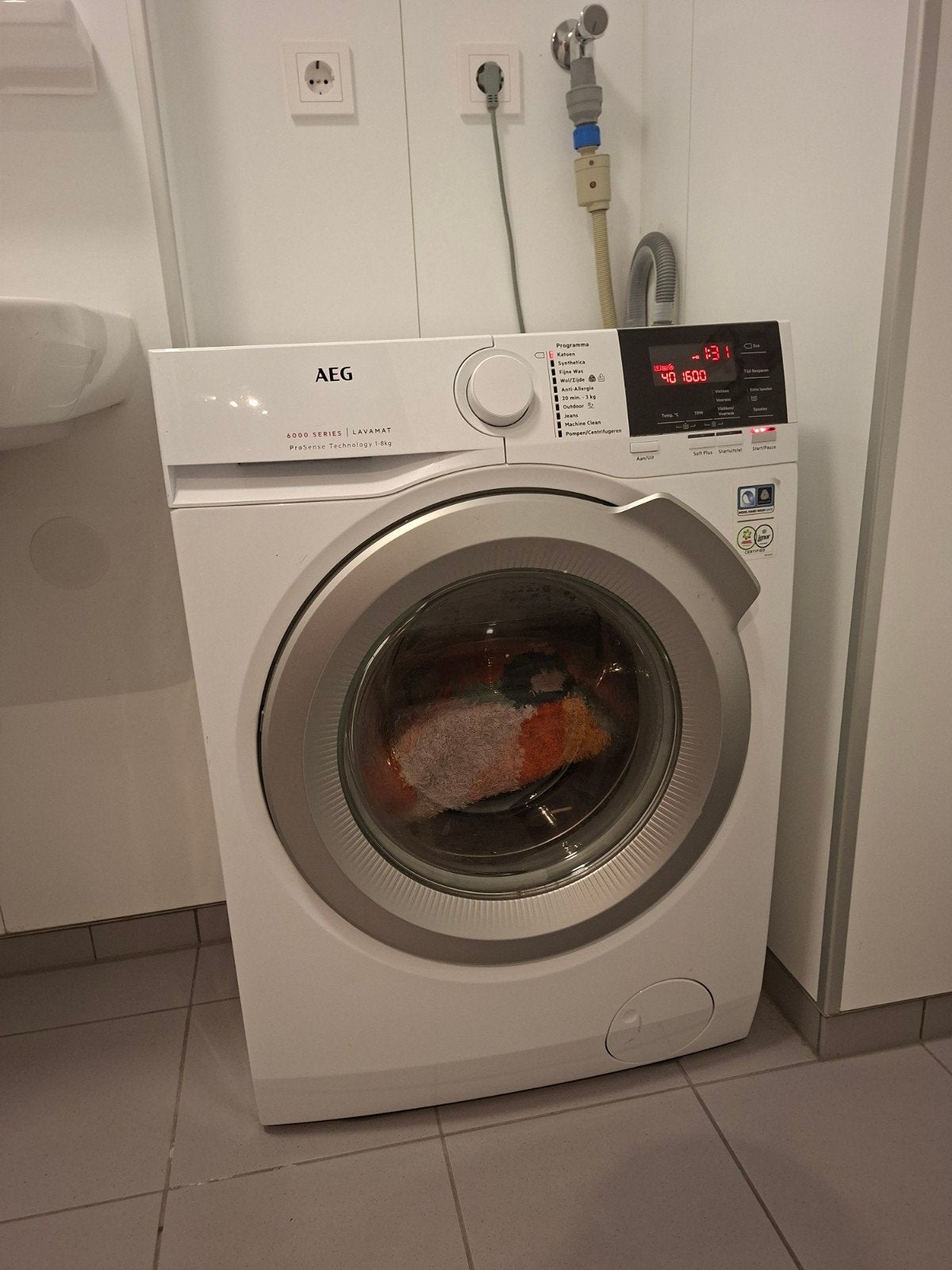 AEG Lavamat 6000 series, Ophalen, Zo goed als nieuw, Voorlader, 85 tot 90 cm