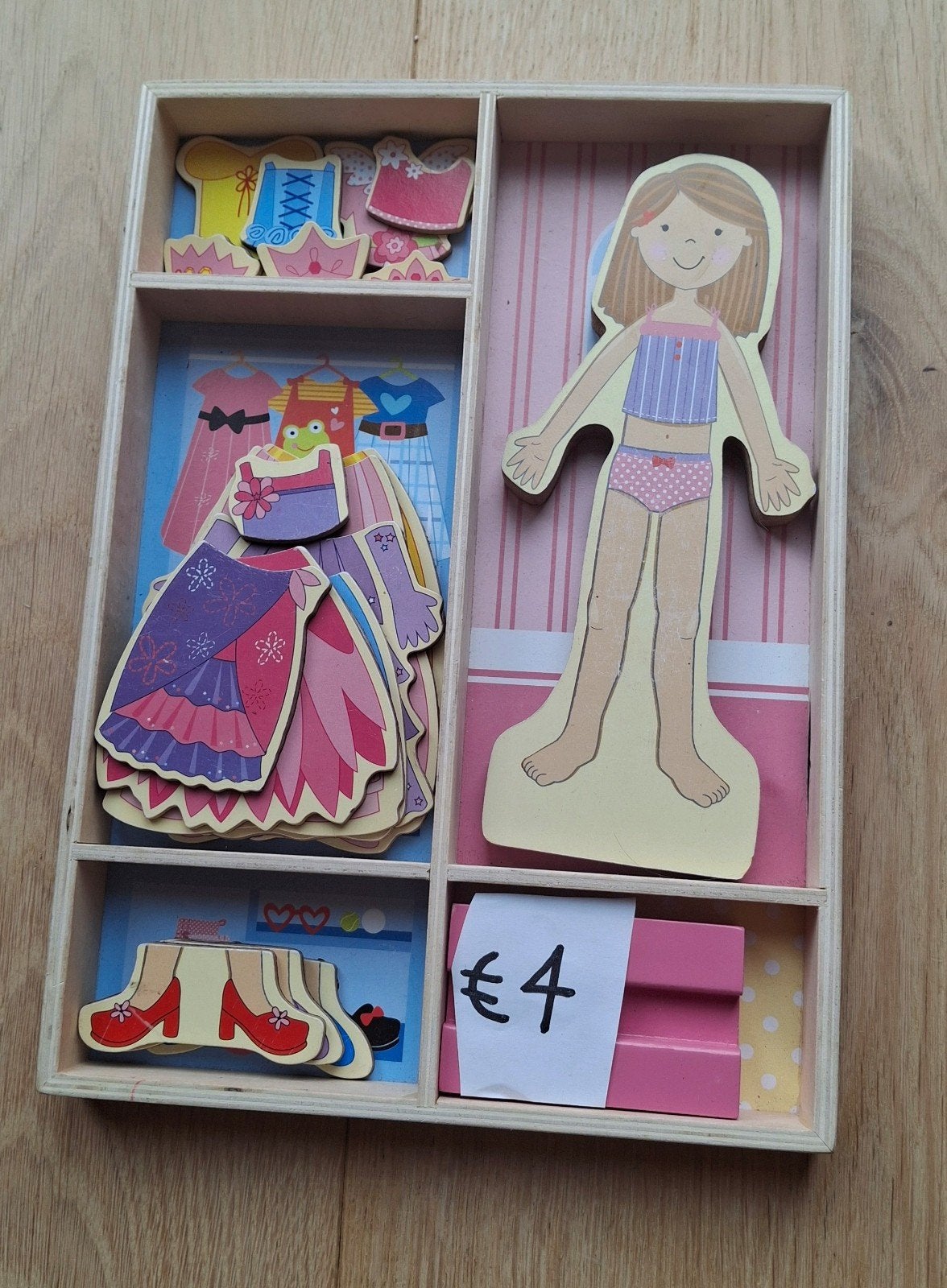 Houten aankleedpop met diverse outfits, Ophalen of Verzenden, Gebruikt, Overige typen
