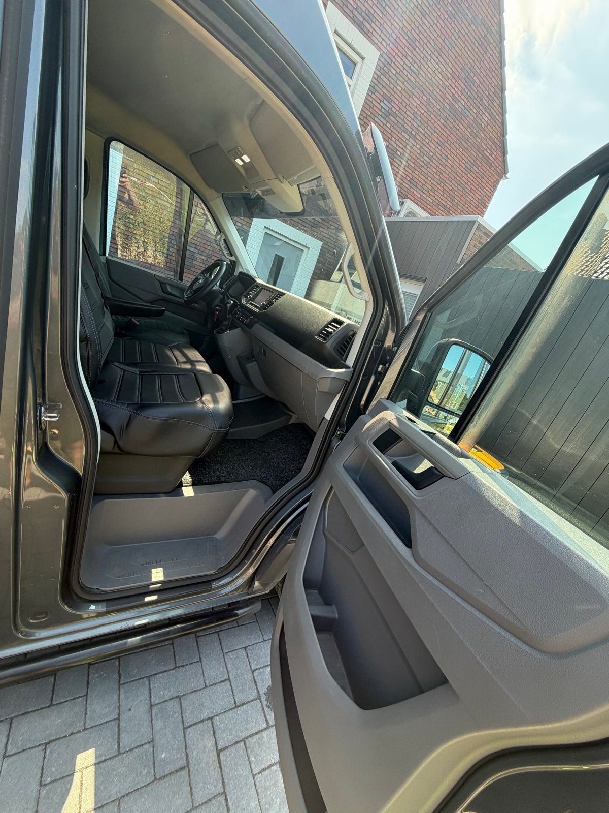 Foto 18 van Volkswagen Crafter 2.0 TDI 140pk L3h3